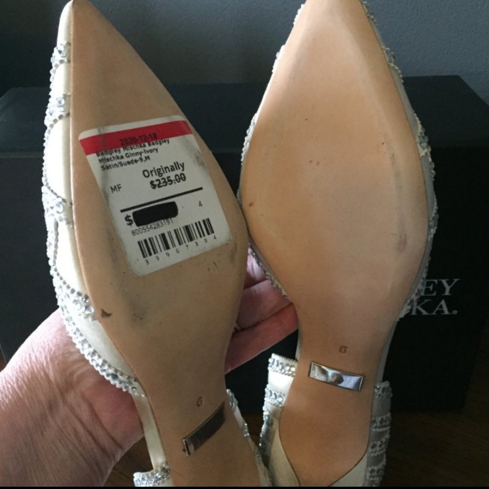 Badgley Mischka Ginny Pump Size 9 Ivory Bridal Kitten Heels - Picture 4 of 4